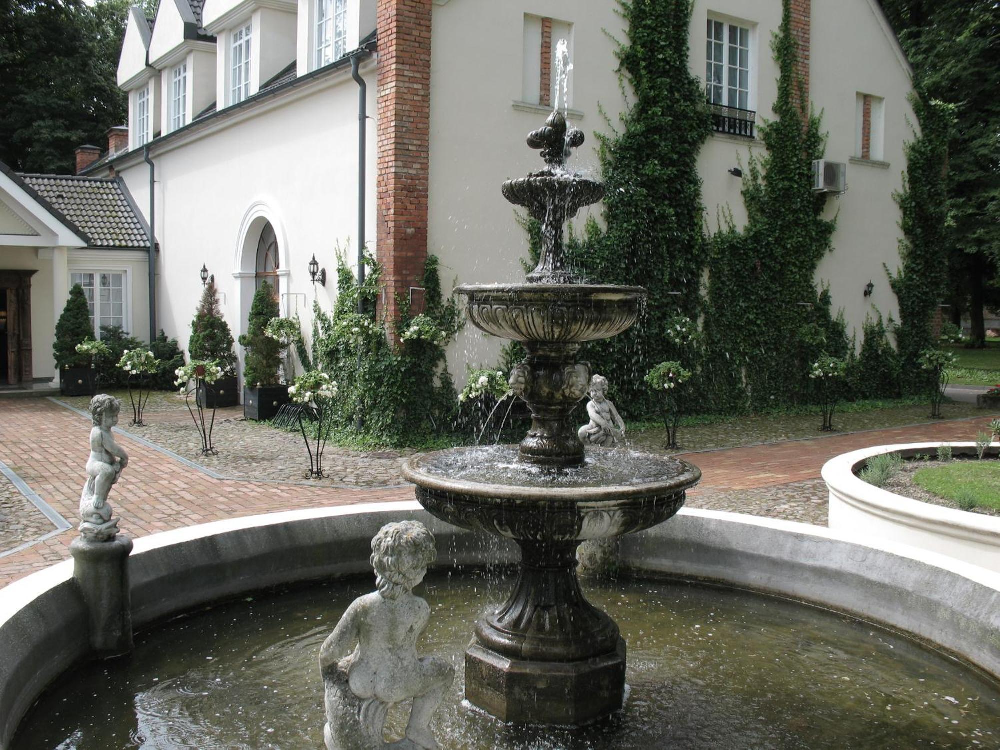Palac Runowo Runowo Krajeńskie Exterior foto