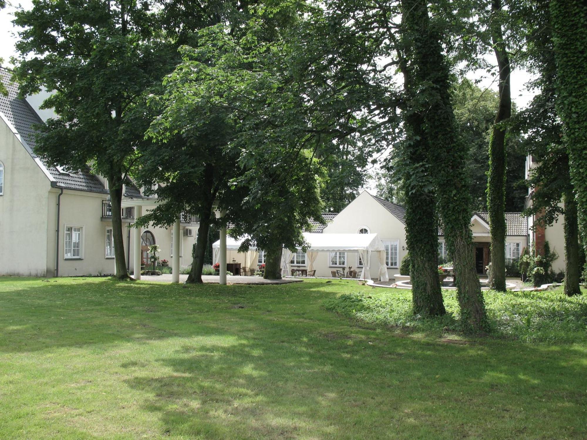 Palac Runowo Runowo Krajeńskie Exterior foto